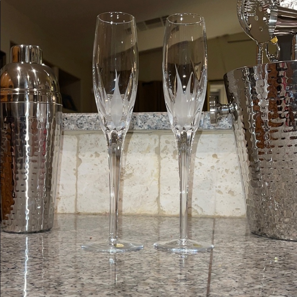 Mikasa Flame D’amore 24% Champagne Crystal 11”